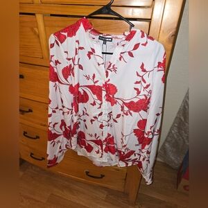 Fashion Nova White and Red Floral Top NWT size Medium